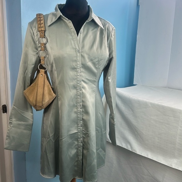 MISGUIDED DEEP CUFF SLIM FIT DRESS SHIRT IN SAGE - Picture 3 of 11